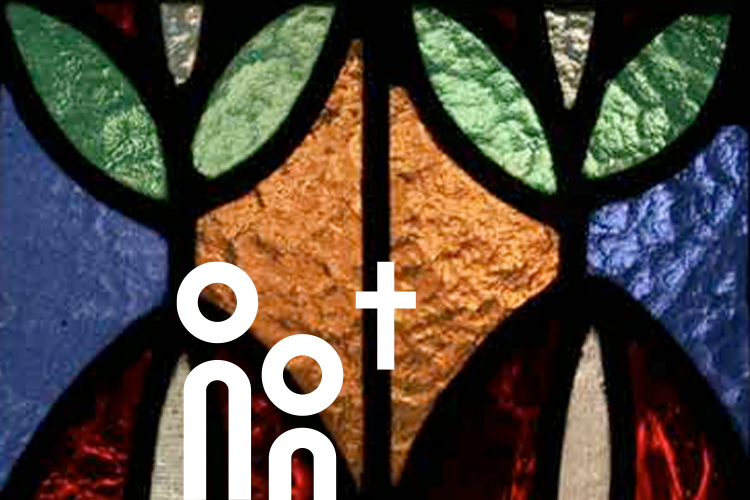 Detail im Kirchenfenster der Deutschen Kirche in Helsinki.