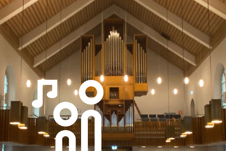 Blick auf die Orgel in der Deutschen Kirche in Helsinki.