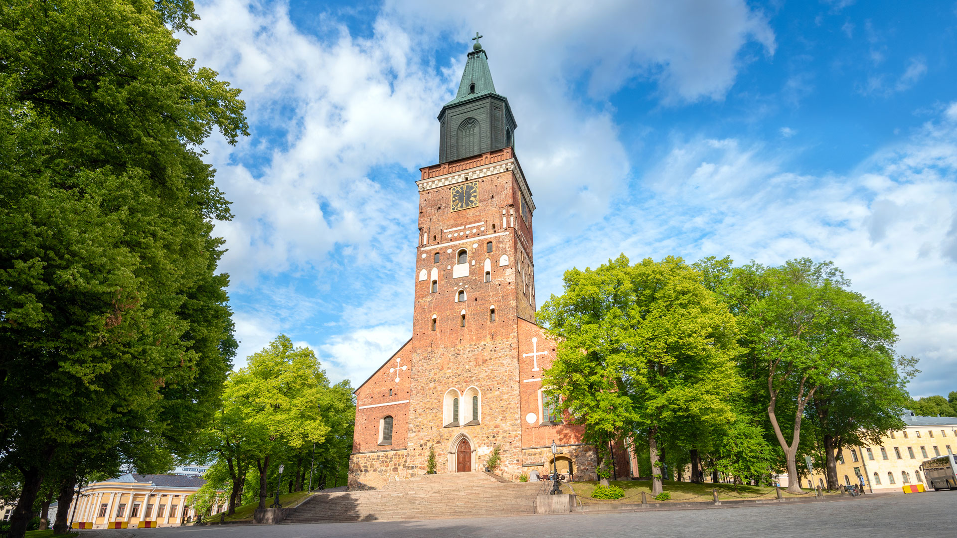 Bild des Doms in Turku in Finnland im Sommer